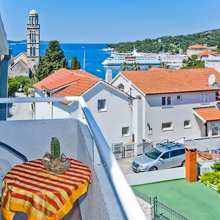 Apartment Jacky Hvar Town