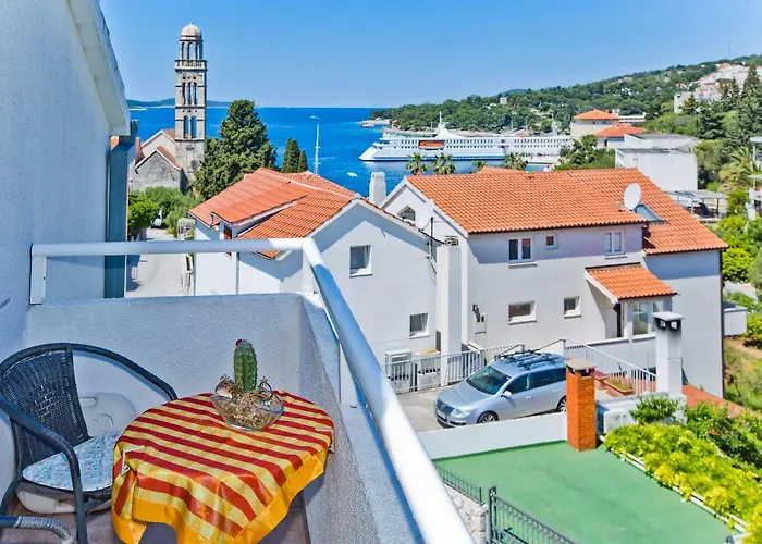 Apartment Jacky Hvar Town